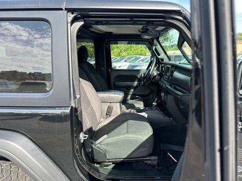 Used 2022 Jeep Wrangler Sport AWD/4WD image 13