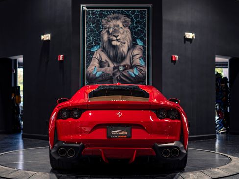 Used 2020 Ferrari 812 Superfast RWD image 21
