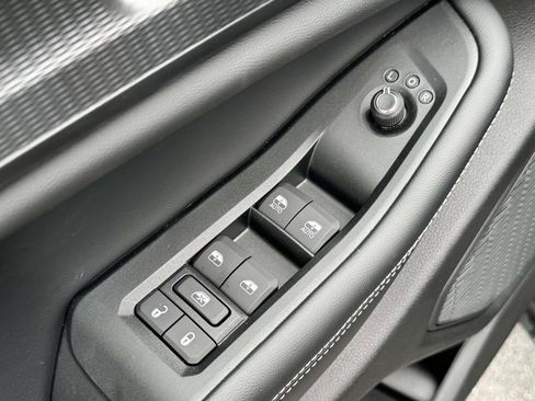 New 2025 Jeep Grand Cherokee L Altitude image 27