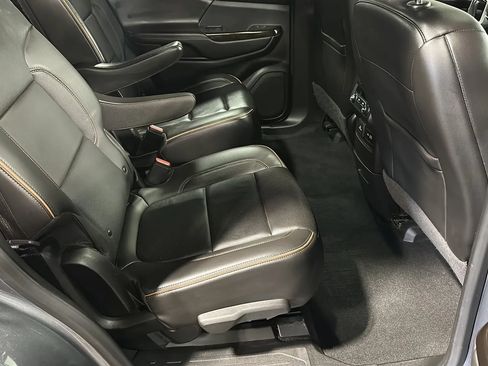 Used 2021 GMC Acadia AT4 w/ LPO, 'HIT The Road' Package AWD/4WD image 17