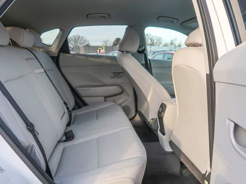 Used 2024 Hyundai Kona SEL w/ Convenience Package image 16