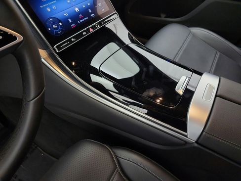 Certified 2024 Mercedes-Benz GLC 300 image 11