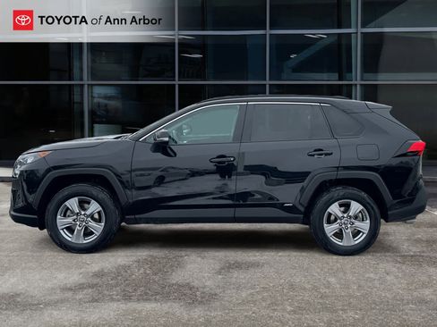 Used 2022 Toyota RAV4 LE image 7