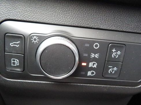 Certified 2022 Ford Escape SE w/ SE Sport Appearance Package image 24