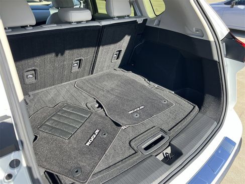 Certified 2025 Nissan Rogue SL image 25