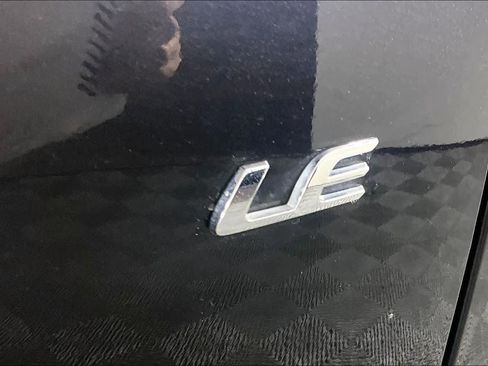Used 2024 Toyota Corolla Cross LE FWD image 10