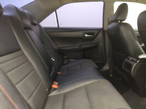 Used 2017 Toyota Camry SE image 19