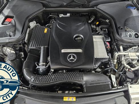 Used 2018 Mercedes-Benz E 300 4MATIC w/ Premium 3 Package (Q03) image 38