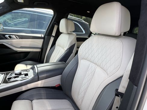 Used 2023 BMW X7 xDrive40i w/ Executive Package AWD/4WD image 16