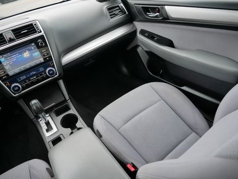 Used 2018 Subaru Outback 2.5i Premium image 11