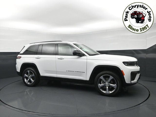 New 2026 Jeep Grand Cherokee Limited w/ Luxury Tech Group II AWD/4WD image 1