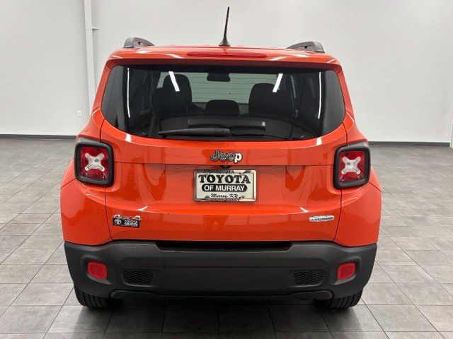 Used 2017 Jeep Renegade Latitude AWD/4WD image 3