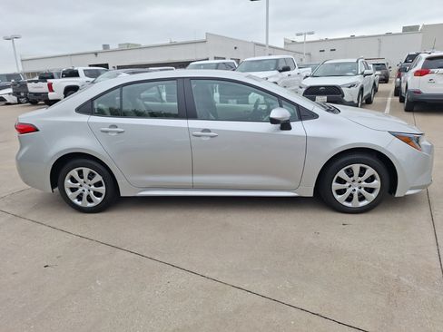 Used 2026 Toyota Corolla LE FWD image 7