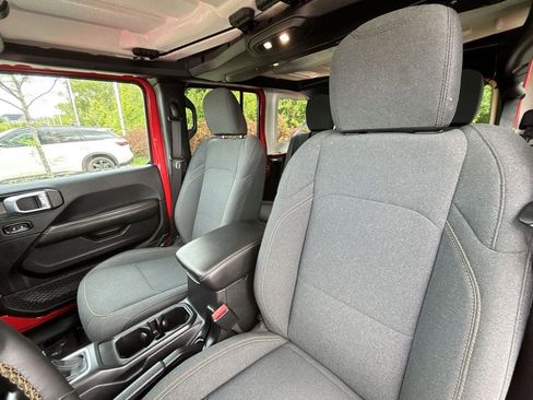 Used 2024 Jeep Wrangler Unlimited Sahara AWD/4WD image 13