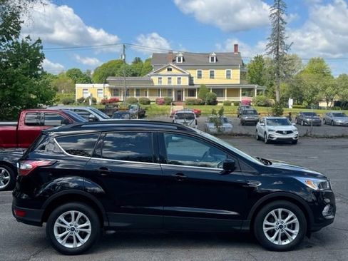 Used 2018 Ford Escape SE FWD image 6