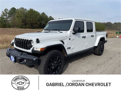 Used 2024 Jeep Gladiator Sport image 1