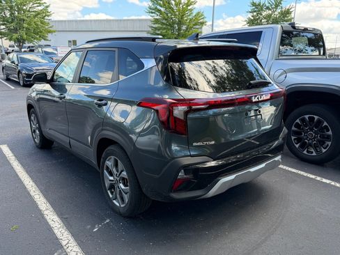 Used 2024 Kia Seltos S AWD/4WD image 3