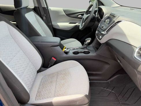 Used 2022 Chevrolet Equinox LS w/ LPO, Floor Liner Package FWD image 8