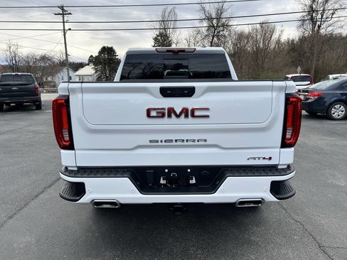 Used 2024 GMC Sierra 1500 AT4 w/ Technology Package image 6