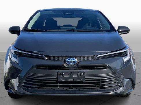 Used 2023 Toyota Corolla LE w/ LE Convenience Package image 4