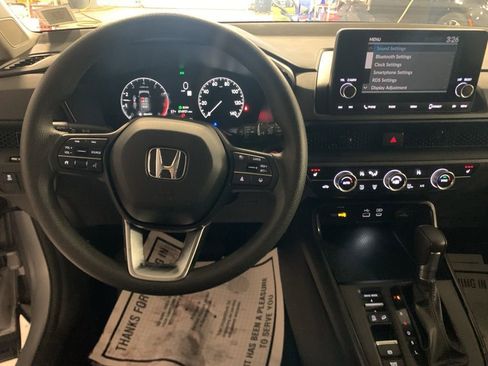 Used 2023 Honda CR-V EX image 16
