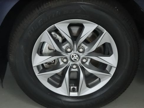 Used 2026 Toyota Sienna LE AWD/4WD image 35