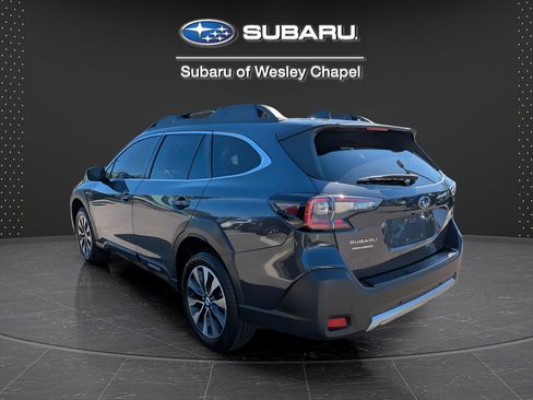 Used 2025 Subaru Outback Premium AWD/4WD image 5