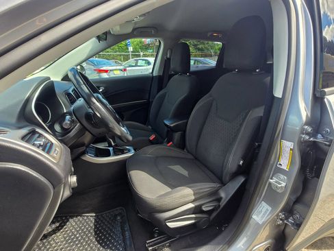 Used 2017 Jeep Compass Sport w/ Cold Weather Group FWD image 6