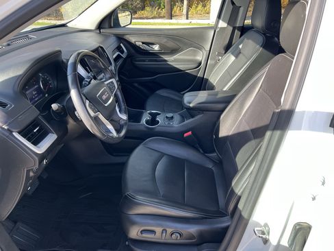 Used 2022 GMC Terrain SLT w/ Elevation Edition image 16