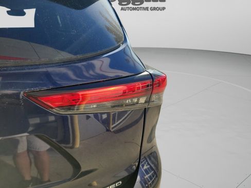 Used 2023 Toyota Highlander Limited image 20