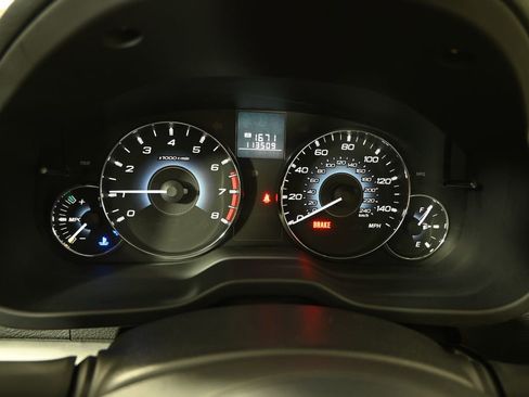 Used 2010 Subaru Outback 2.5i image 24