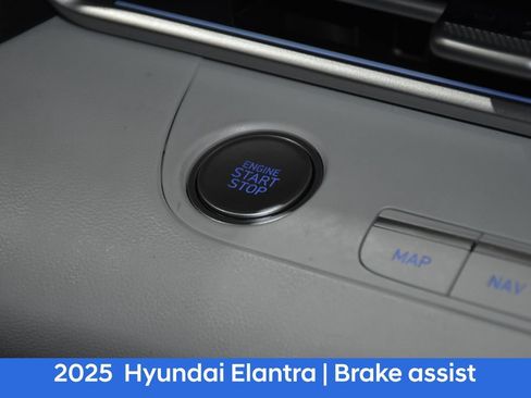 Used 2025 Hyundai Elantra Limited FWD image 15