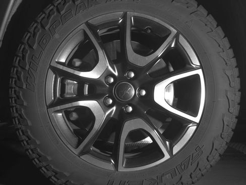 Used 2025 Jeep Compass Trailhawk AWD/4WD image 12