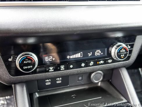 Used 2025 Mitsubishi Outlander SE AWD/4WD image 19