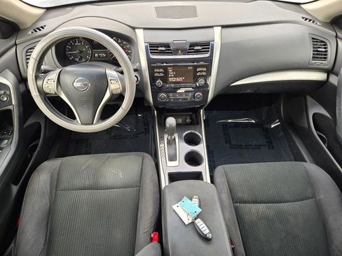 Used 2014 Nissan Altima 2.5 S w/ Sport Value Package FWD image 19