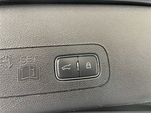Used 2023 Lincoln Aviator AWD image 32