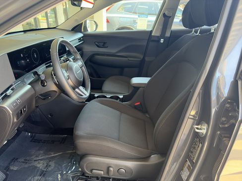 Used 2024 Hyundai Kona SEL FWD image 9