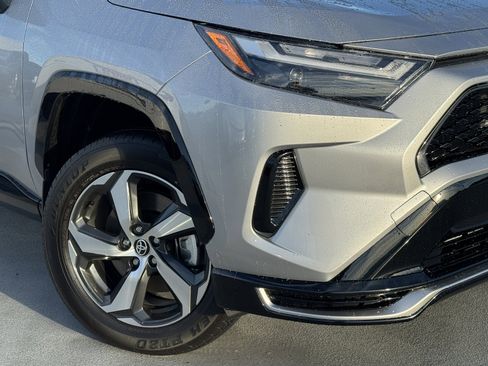 New 2025 Toyota RAV4 SE image 10