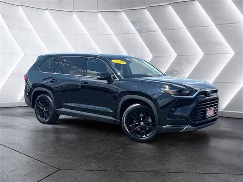 Certified 2024 Toyota Grand Highlander AWD image 1