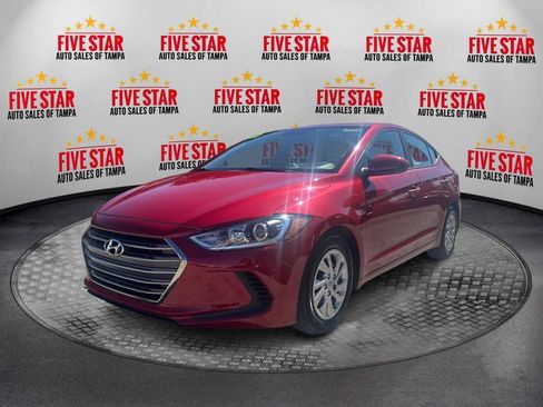 Used 2018 Hyundai Elantra SE FWD image 3