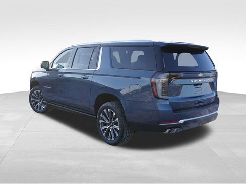 New 2026 Chevrolet Suburban High Country AWD/4WD image 5