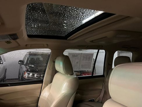 Used 2011 Lexus LX 570 4WD w/ Luxury Pkg image 12