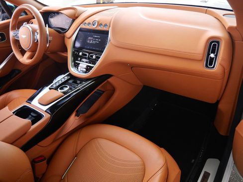 Used 2023 Aston Martin DBX AWD/4WD image 12