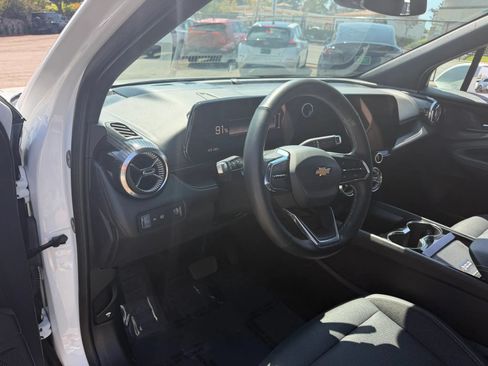 Used 2024 Chevrolet Blazer EV LT AWD/4WD image 11