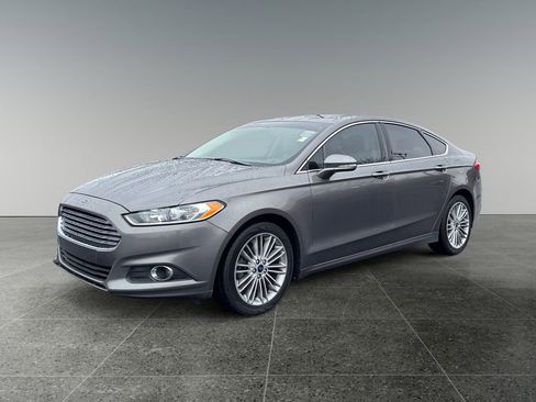 Used 2014 Ford Fusion SE w/ Equipment Group 202A image 3