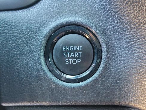Used 2025 Toyota Tundra SR5 w/ SR5 Premium Package AWD/4WD image 33