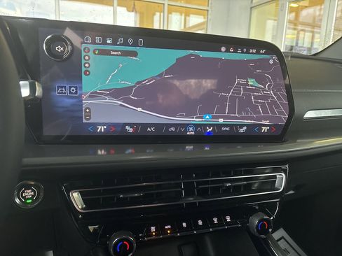 New 2026 Chevrolet Traverse LT image 17