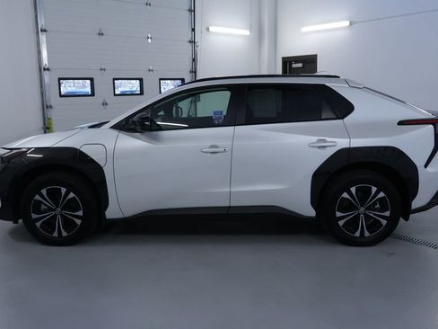 Used 2024 Toyota bZ4X XLE image 4