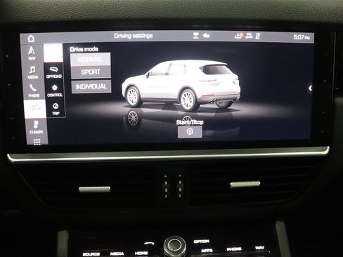 Used 2021 Porsche Cayenne AWD/4WD image 39