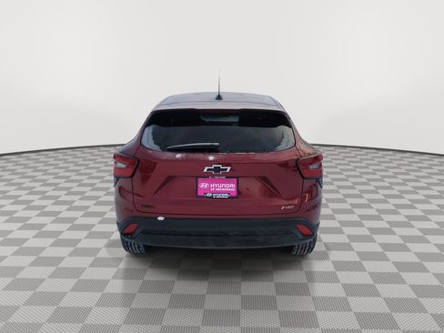 Used 2024 Chevrolet Trax RS image 7